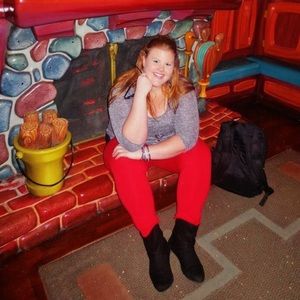 Meet your Posher, Lauren